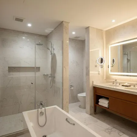 Hera Luxury