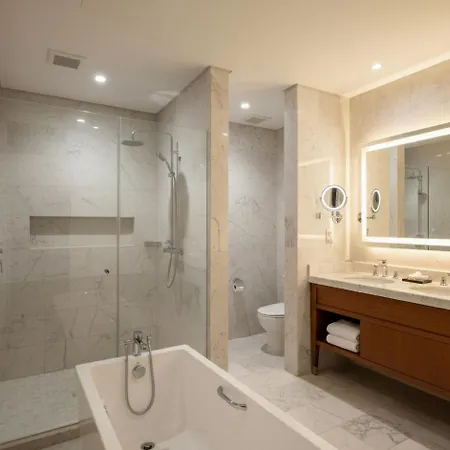 Hera Luxury